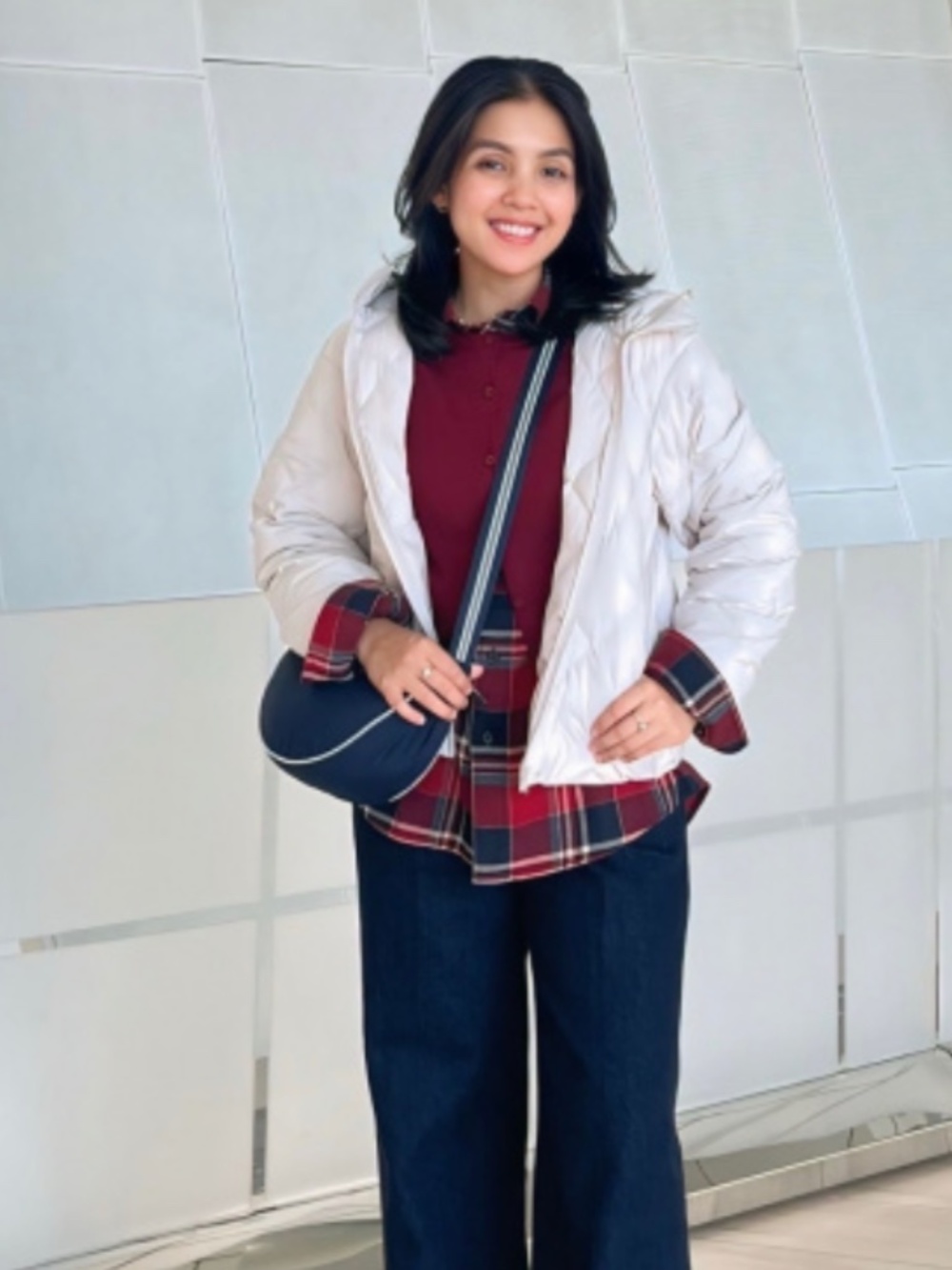 Uniqlo | Bag | Round Mini Shoulder Bag Striped Navy - Picture 5 of 9